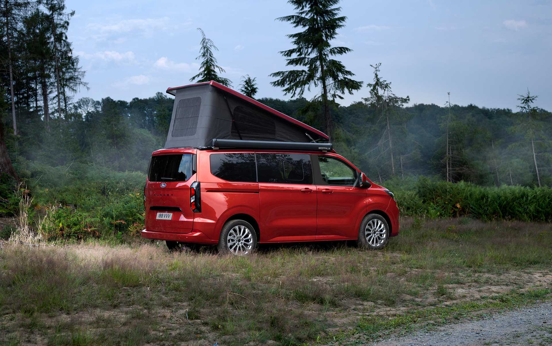 2023_FORD_Transit_Custom_Nugget_05-LOW